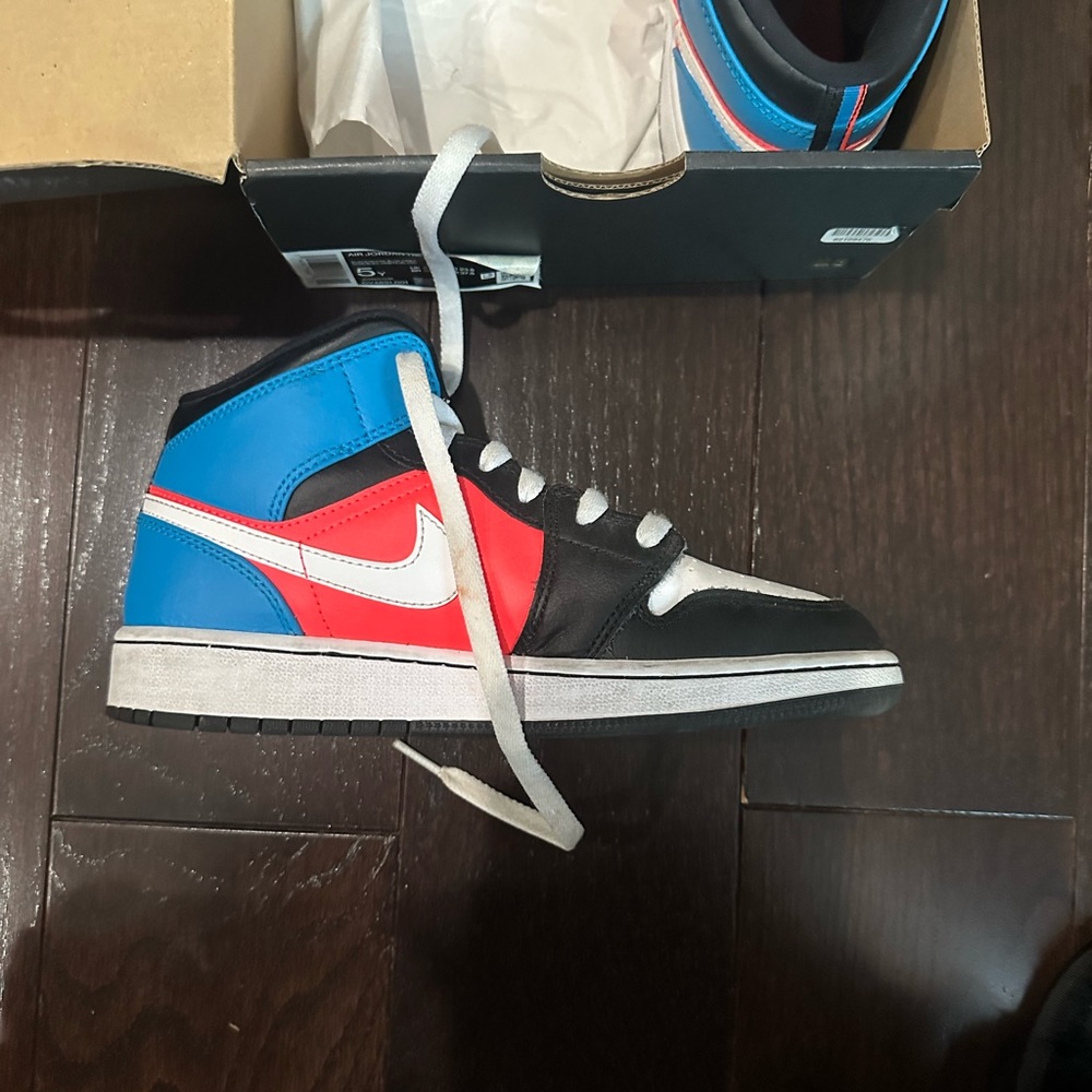 Air Jordan 1 Mid- Game Time. Size 5.